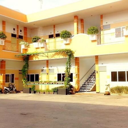 Hotel Kencana Rembang Екстериор снимка